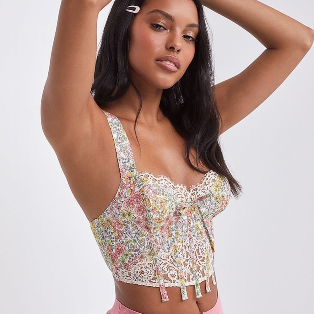 Esme Bustier